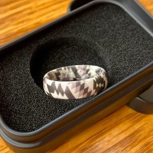 Groove Life Ring Size 7 New In Box